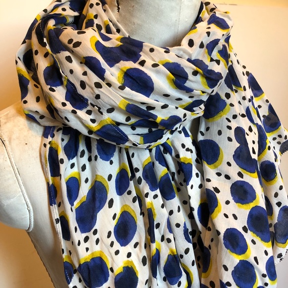 🌼STORIES SCARF🌼 - Picture 2 of 4